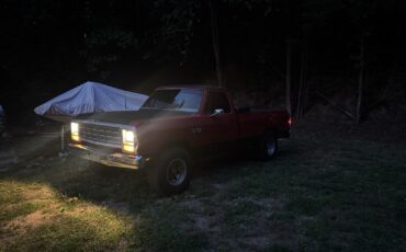Dodge-Ram-2500-1984-1