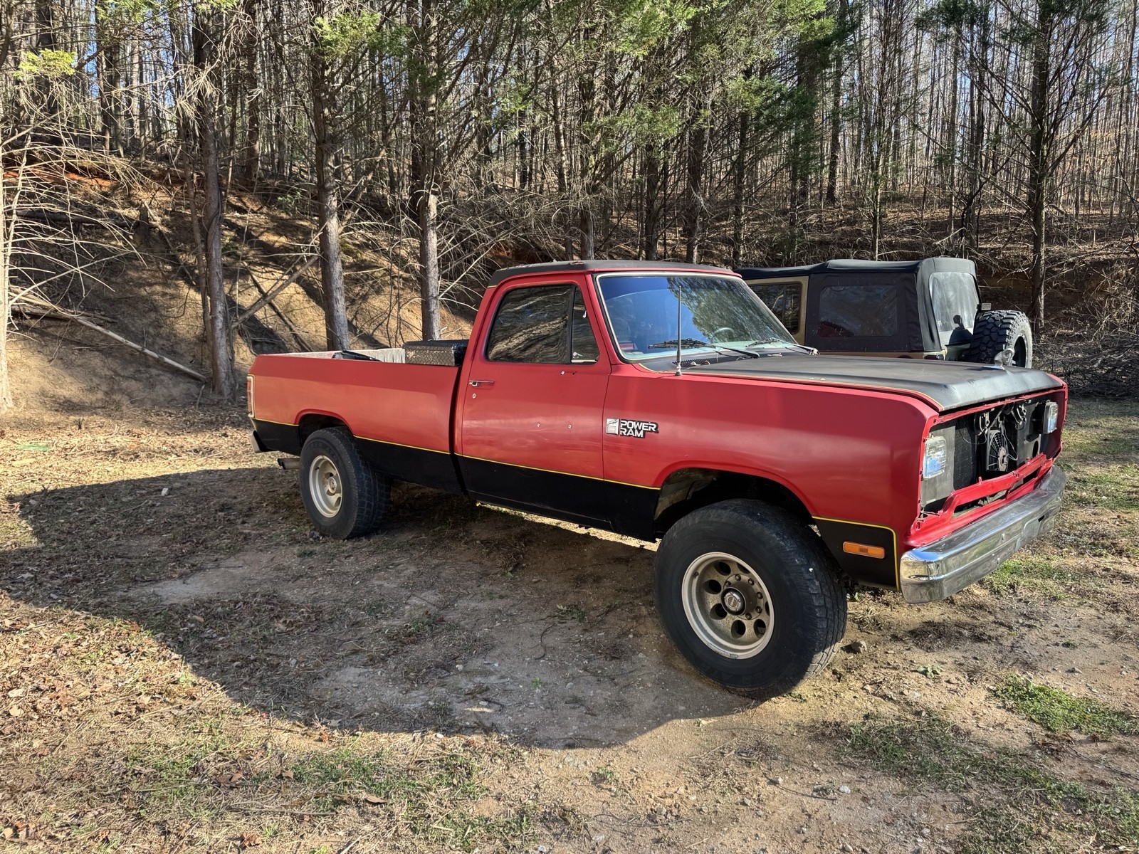 Dodge-Ram-2500-1984-2