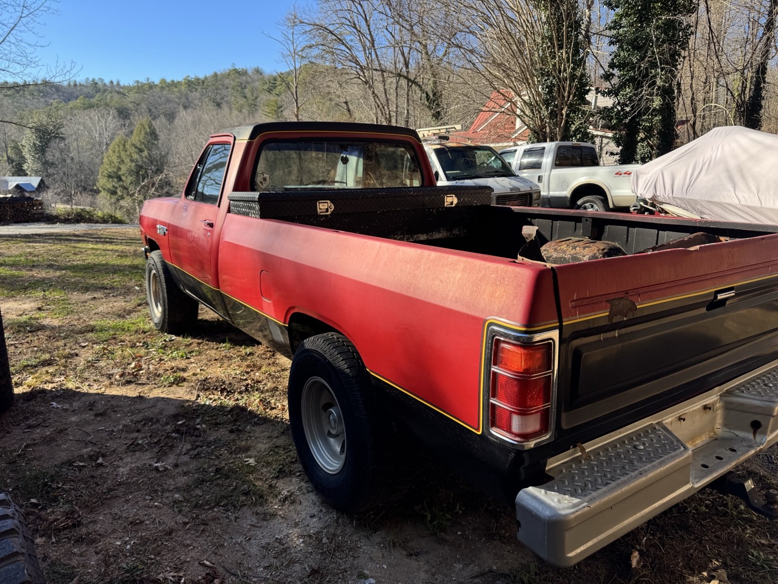 Dodge-Ram-2500-1984-2