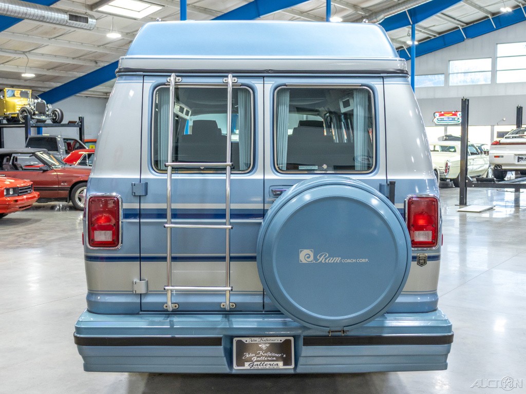 Dodge-Ram-Van-1988-Other-7