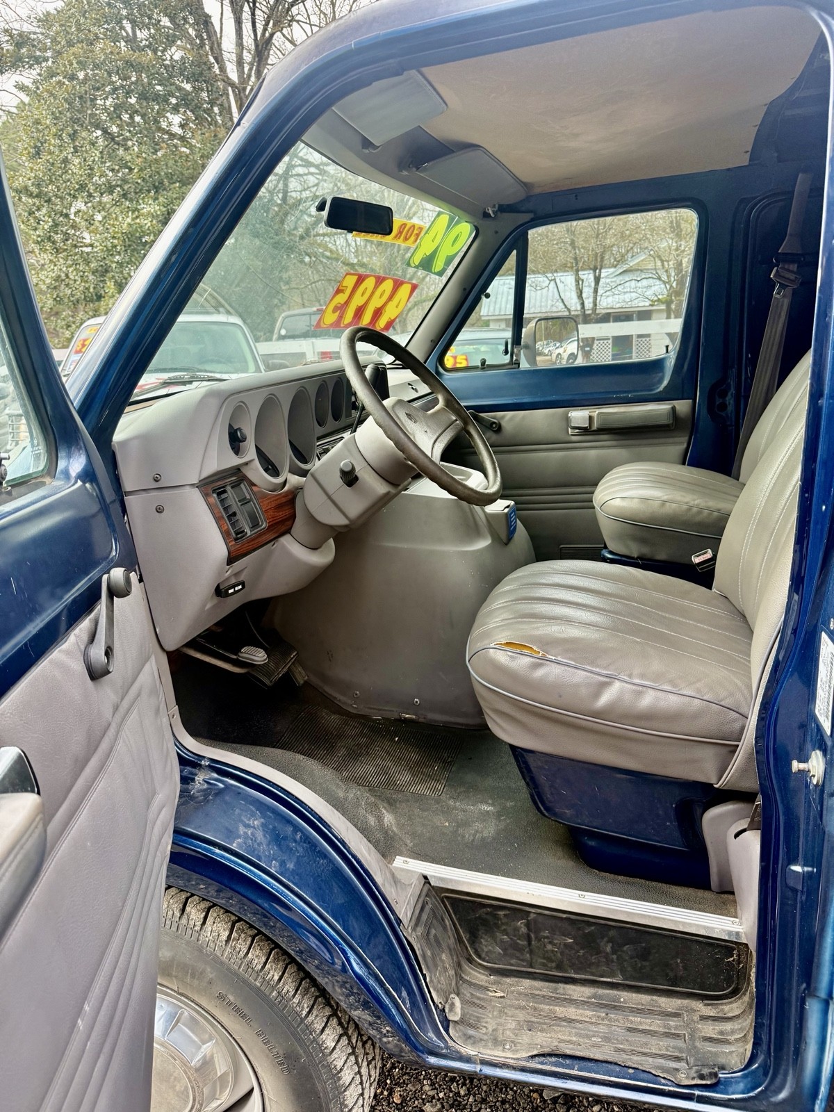 Dodge-Ram-Van-1994-11