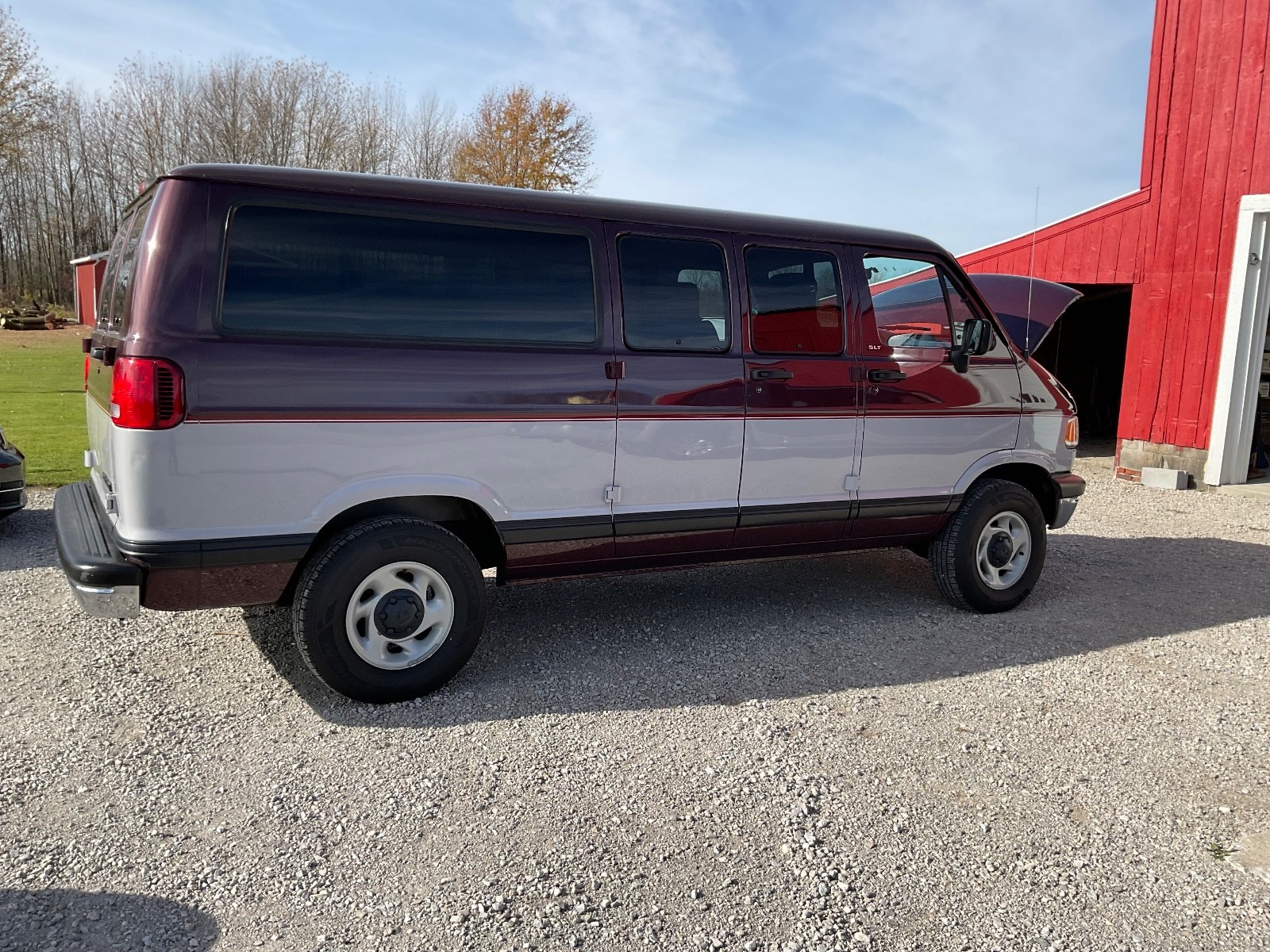 Dodge-Ram-Van-1996-Standard-Passenger-Van-1