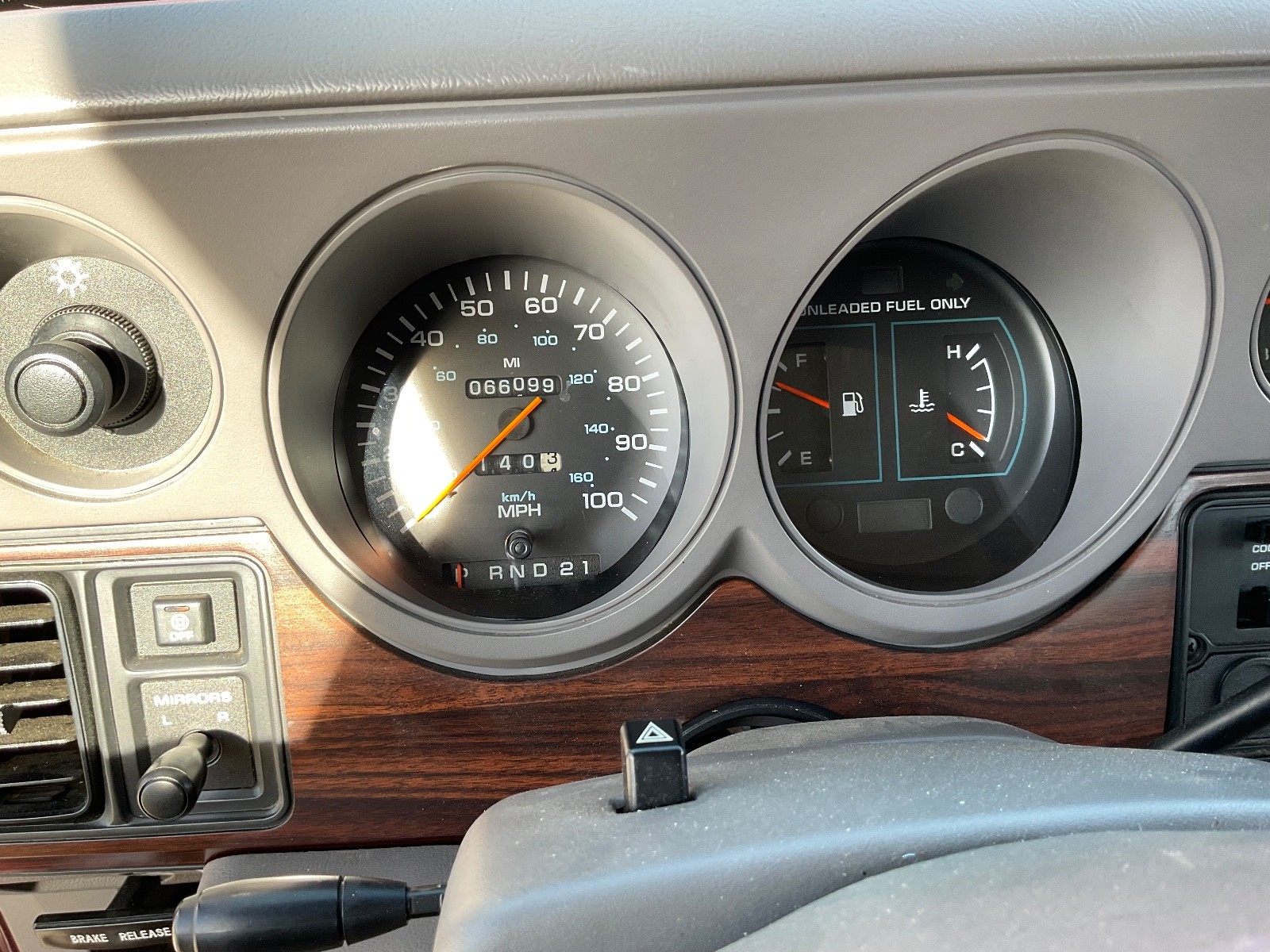 Dodge-Ram-Van-1996-Standard-Passenger-Van-2