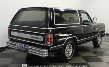Dodge-Ramcharger-1986-SUV-10