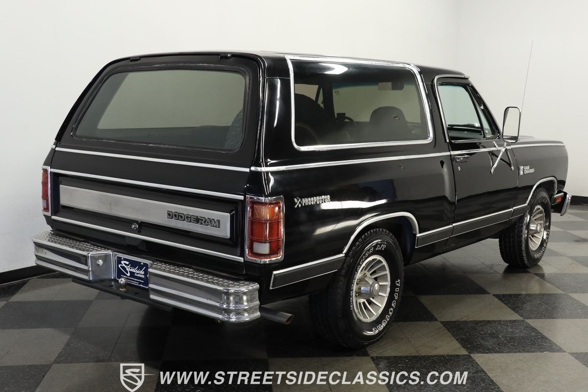 Dodge-Ramcharger-1986-SUV-10