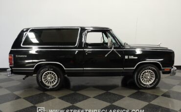 Dodge-Ramcharger-1986-SUV-12