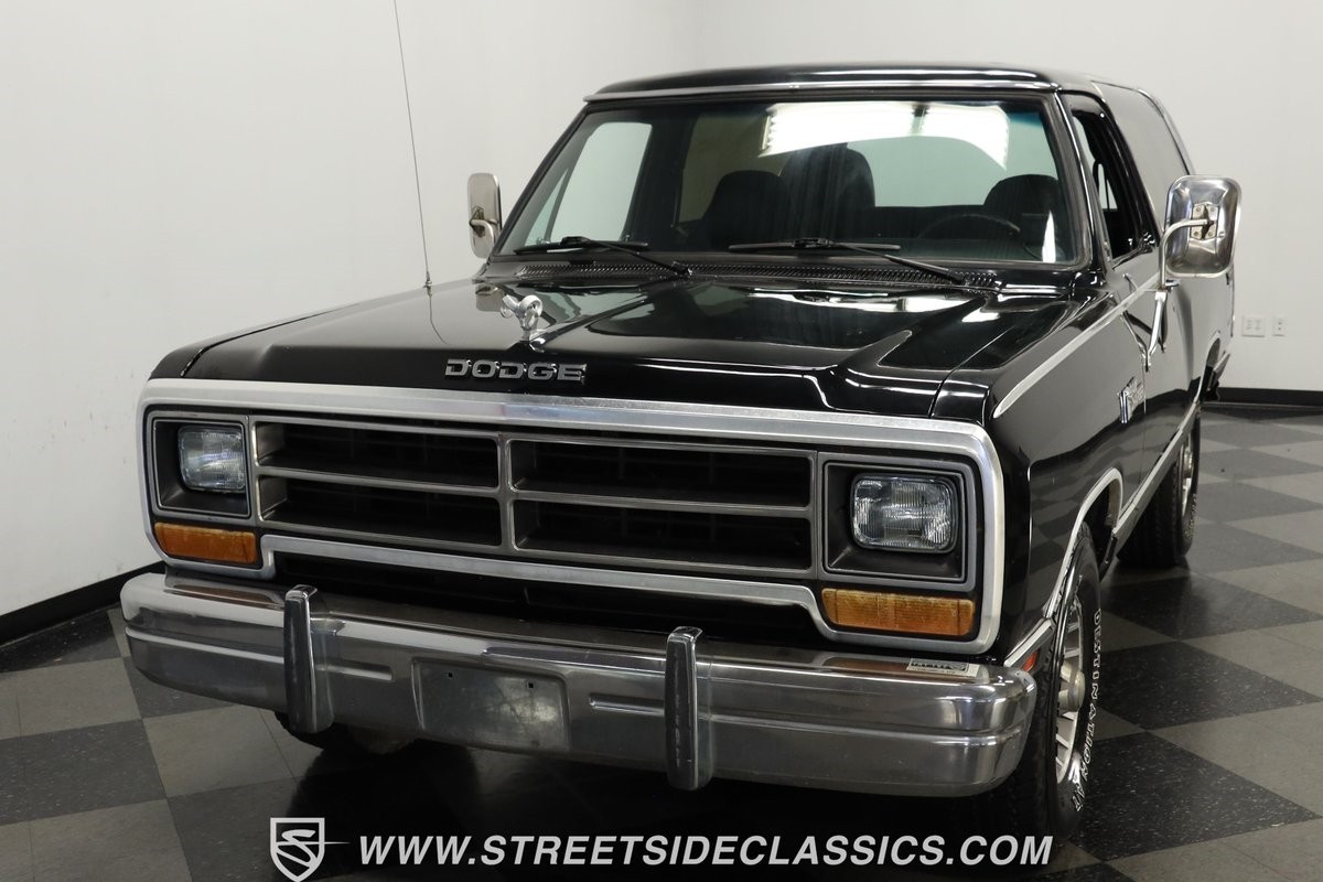 Dodge-Ramcharger-1986-SUV-16