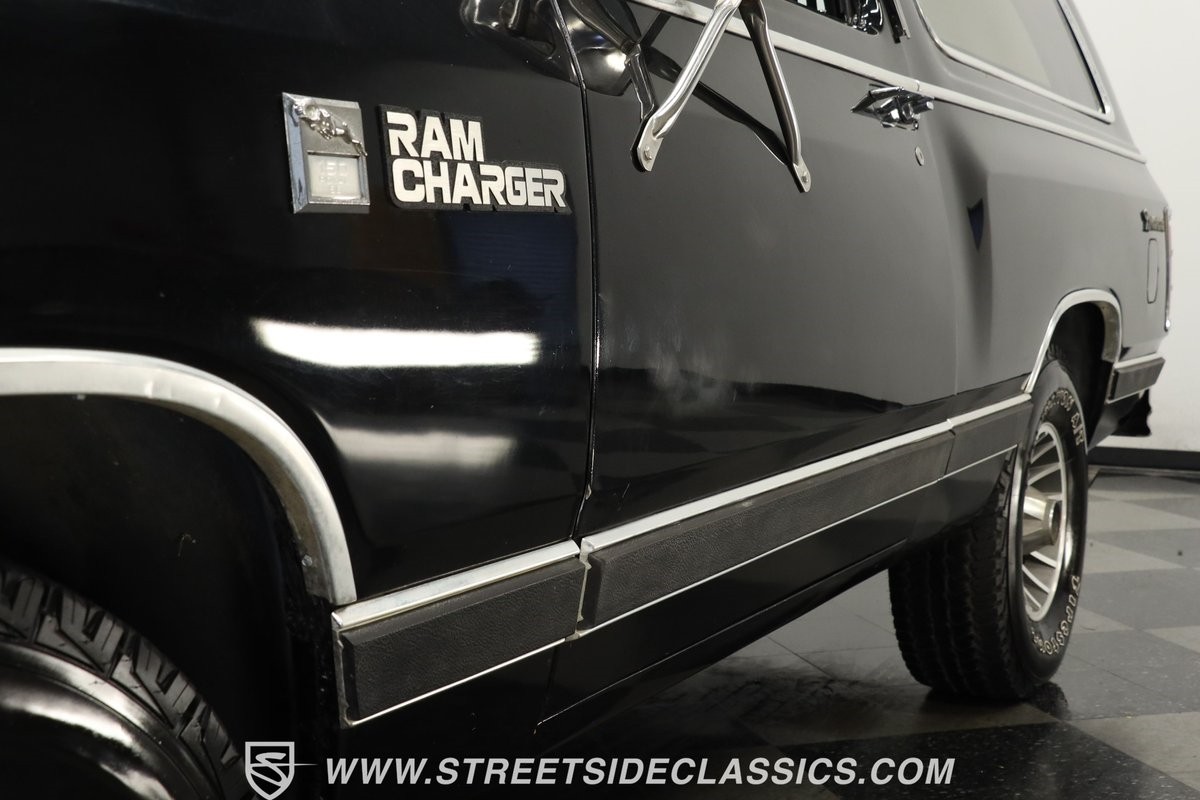 Dodge-Ramcharger-1986-SUV-21