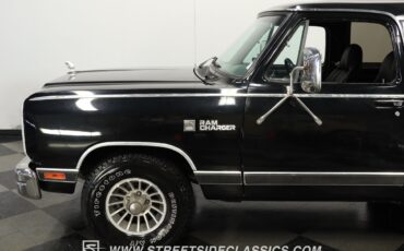 Dodge-Ramcharger-1986-SUV-22