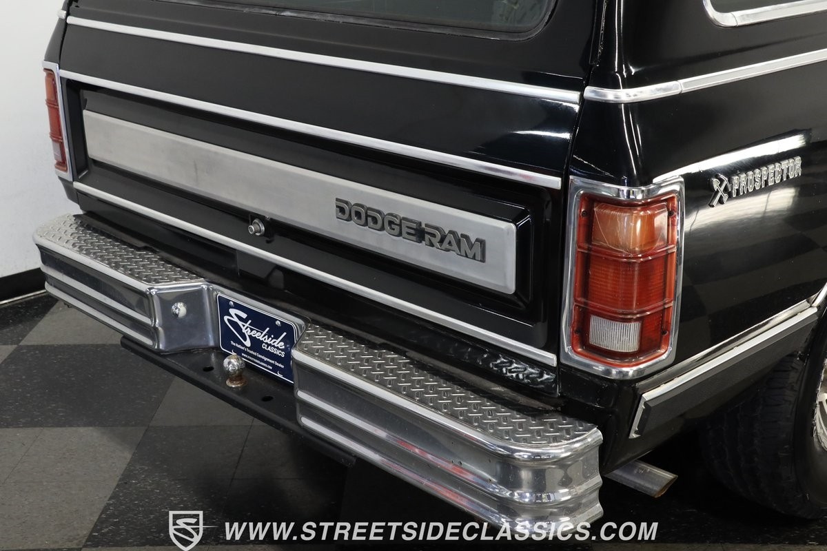 Dodge-Ramcharger-1986-SUV-24