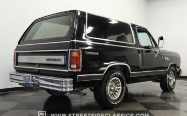 Dodge-Ramcharger-1986-SUV-25