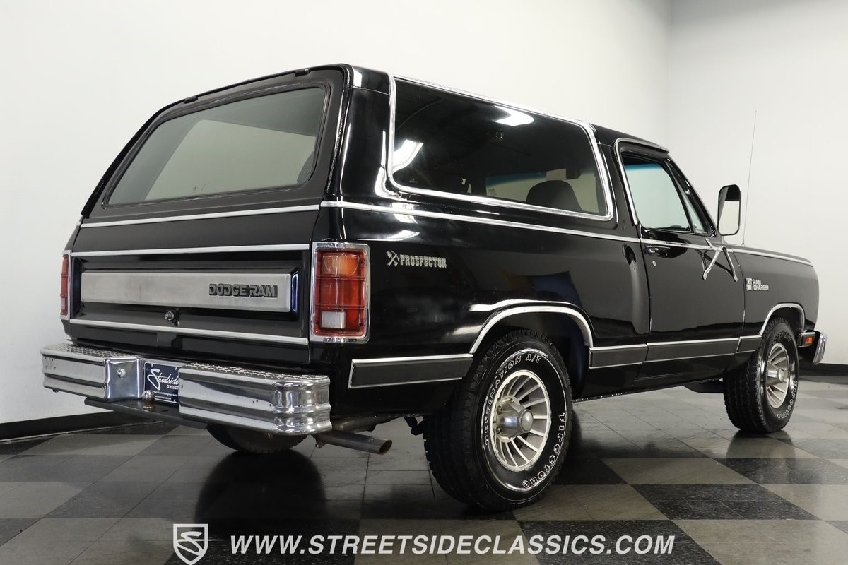 Dodge-Ramcharger-1986-SUV-25