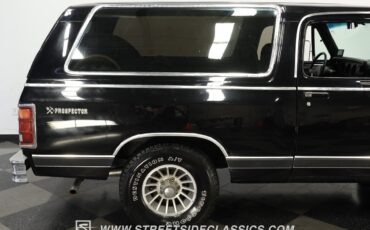 Dodge-Ramcharger-1986-SUV-27