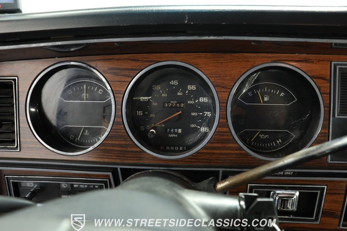 Dodge-Ramcharger-1986-SUV-36