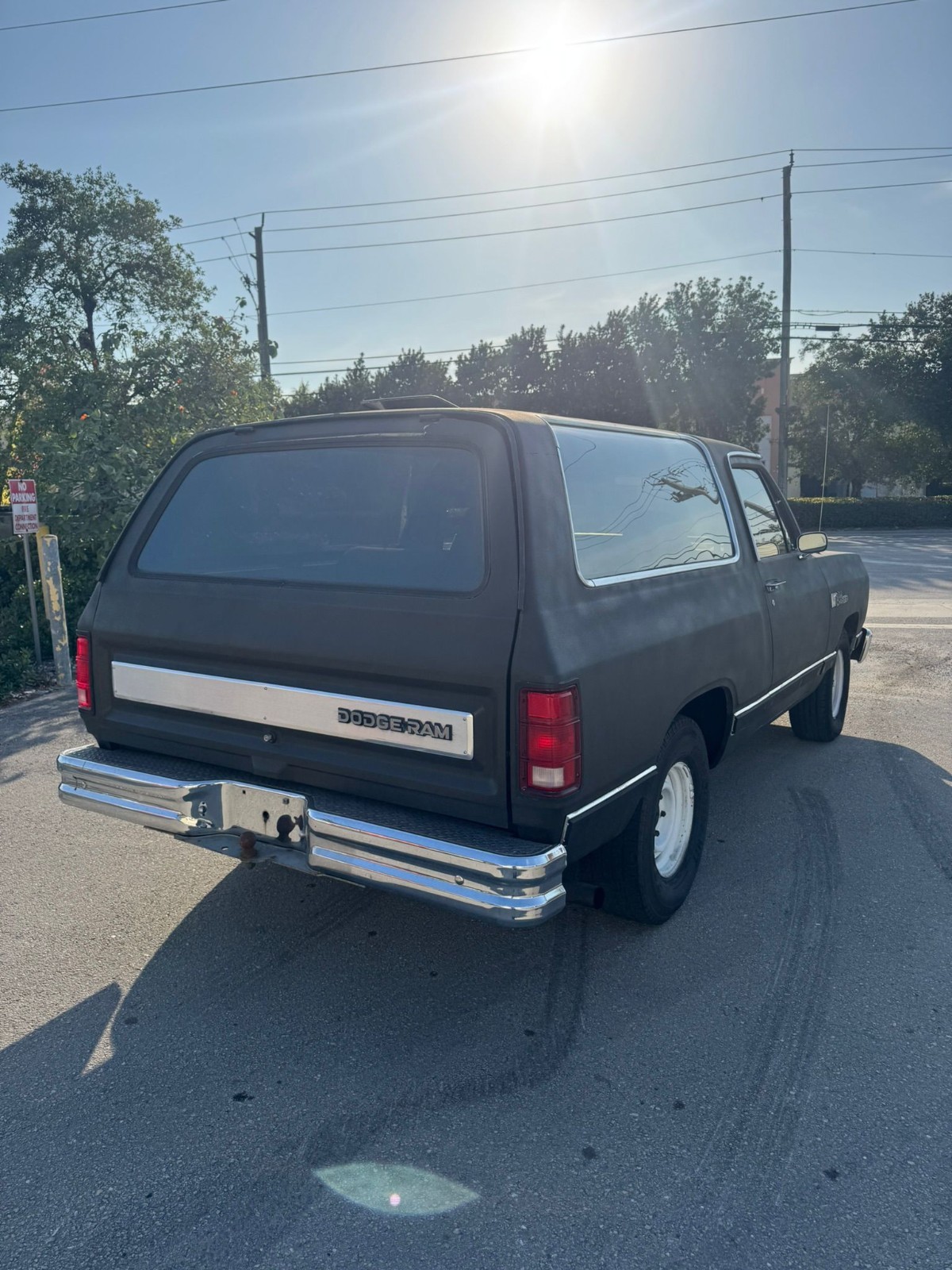 Dodge-Ramcharger-1988-SUV-2