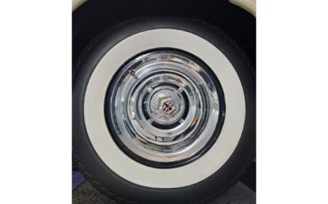 Dodge-Royal-lancer-1955-red-white-black-white-and-black-17