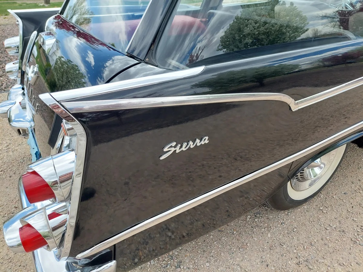 Dodge-Sierra-1959-Black-Black-Red-amp-Silver-10