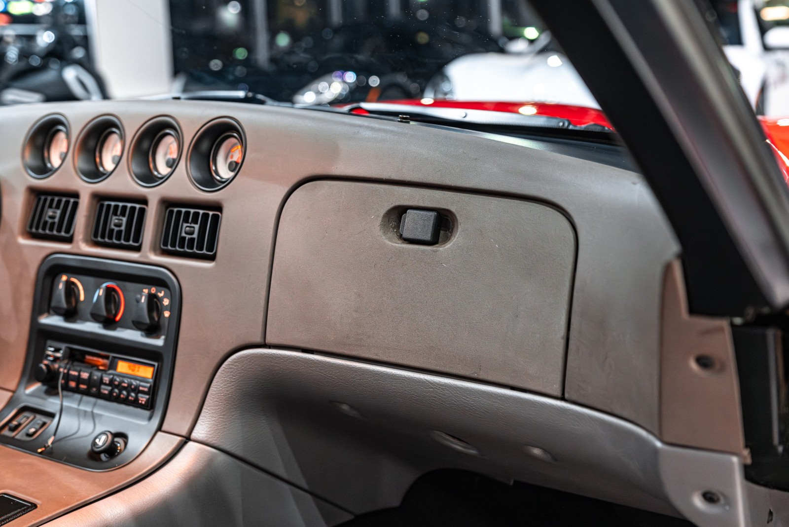 Dodge-Viper-1993-Convertible-24