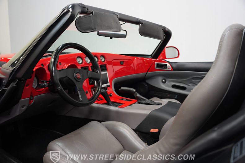Dodge-Viper-1994-Viper-Red-Gray-12
