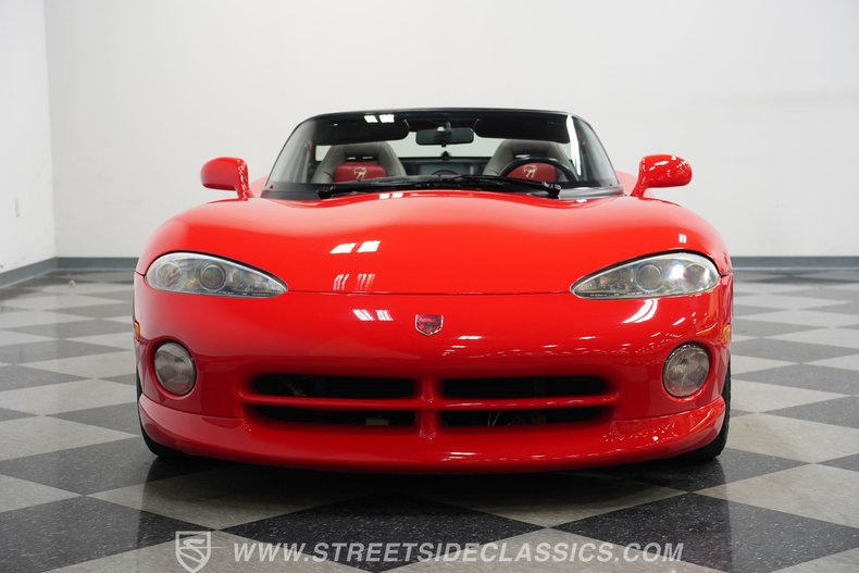 Dodge-Viper-1994-Viper-Red-Gray-34