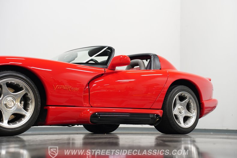 Dodge-Viper-1994-Viper-Red-Gray-38