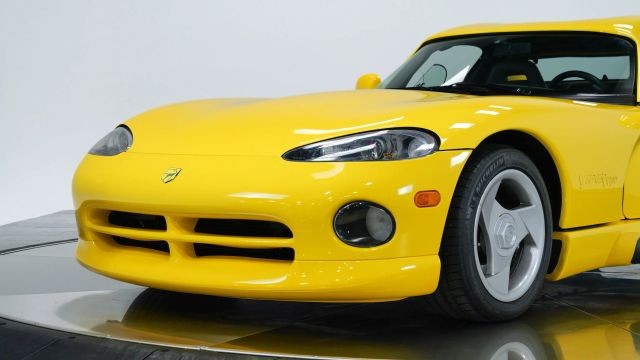 Dodge-Viper-1995-Convertible-12