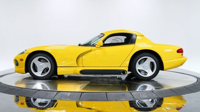 Dodge-Viper-1995-Convertible-2