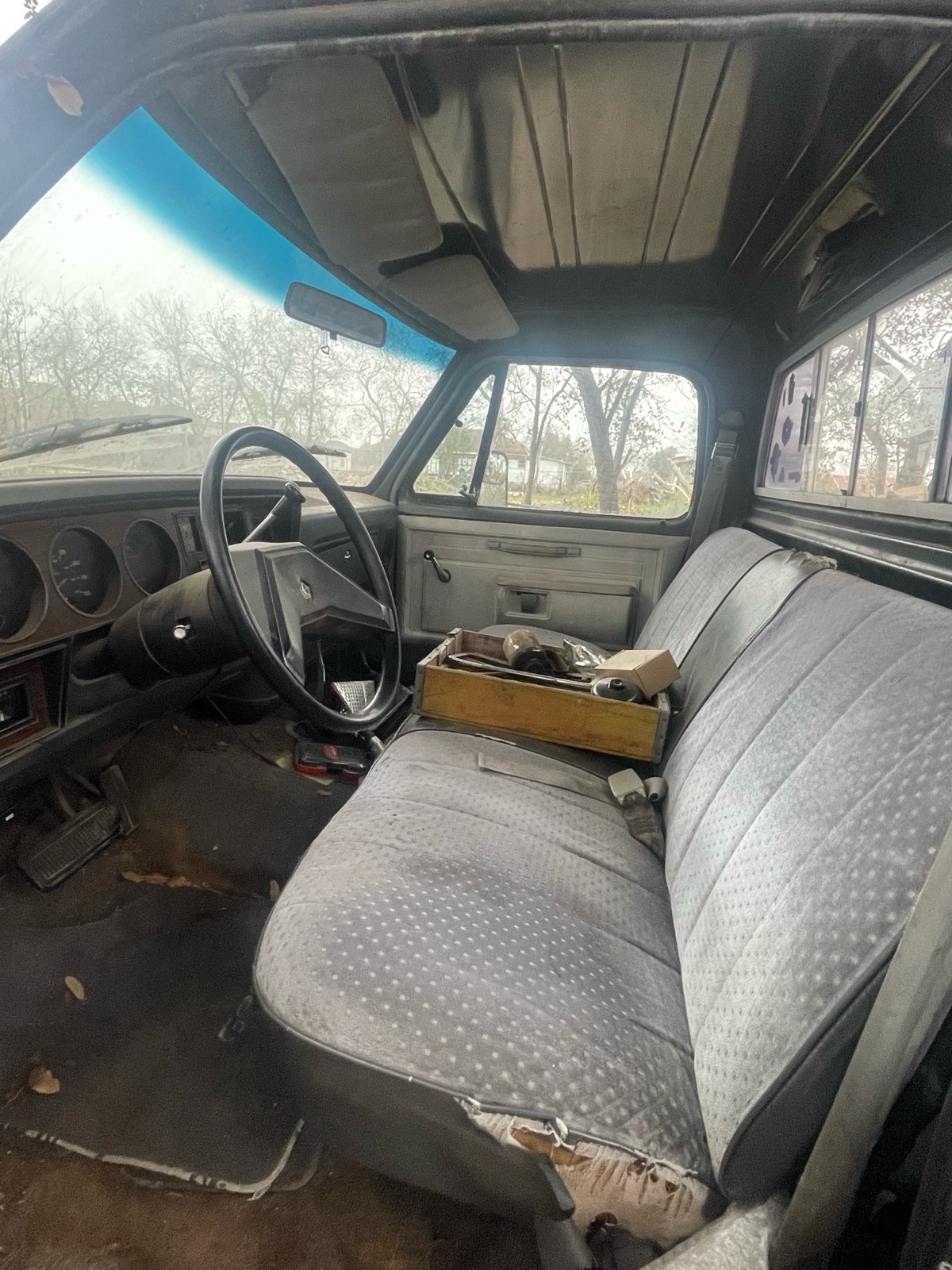 Dodge-W-Series-1984-3