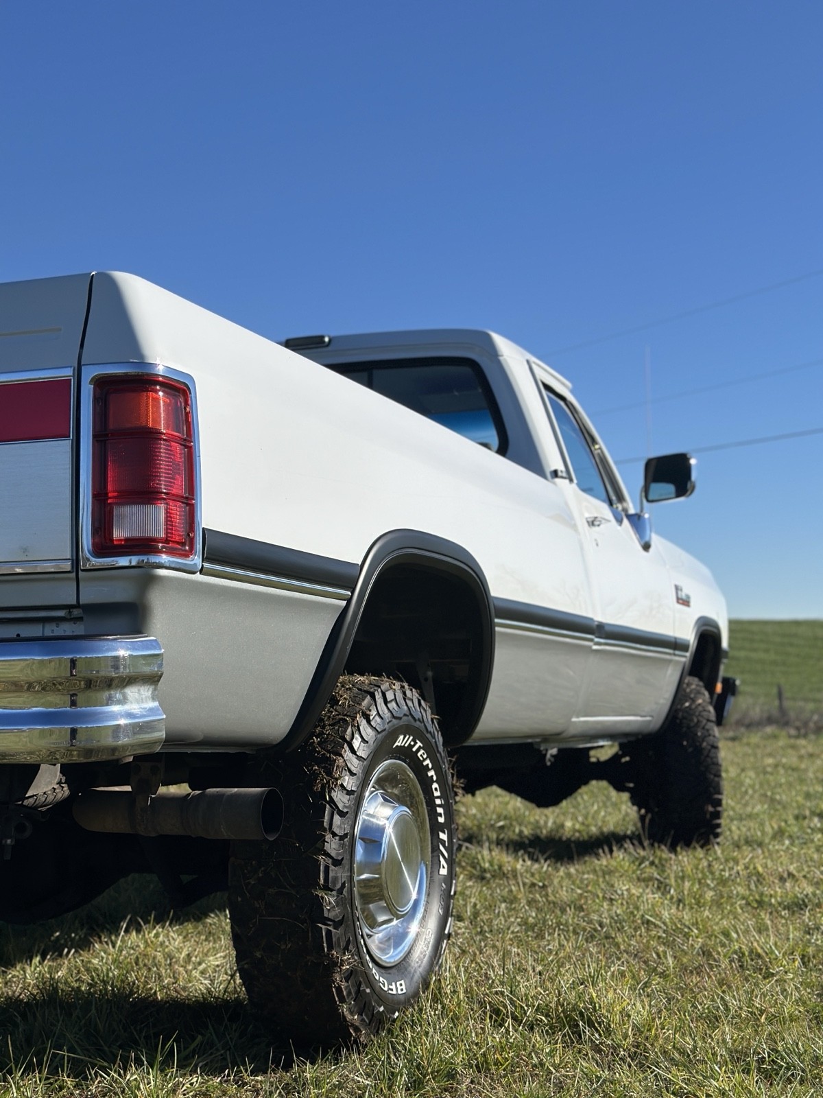 Dodge-W-Series-1992-10