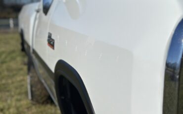 Dodge-W-Series-1992-17