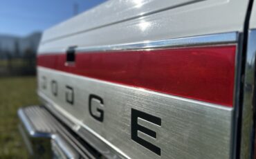 Dodge-W-Series-1992-8