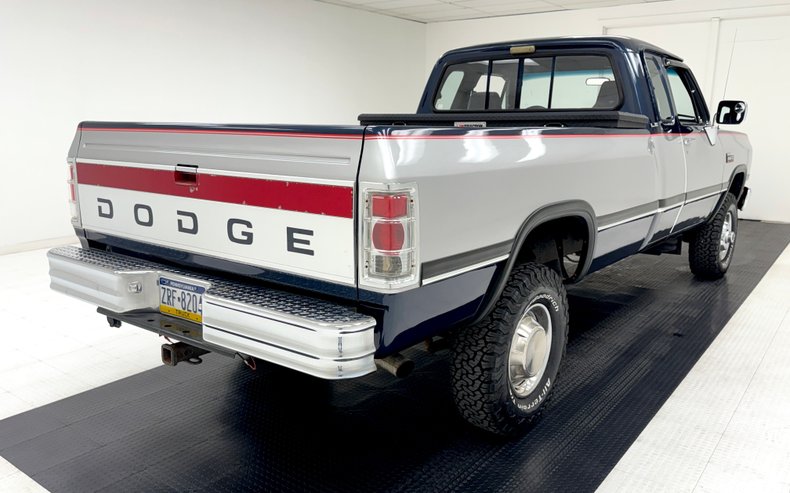 Dodge-W250-1992-Midnight-Blue-Metall-Dark-Gray-13