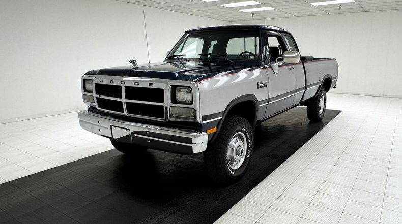 Dodge-W250-1992-Midnight-Blue-Metall-Dark-Gray-3