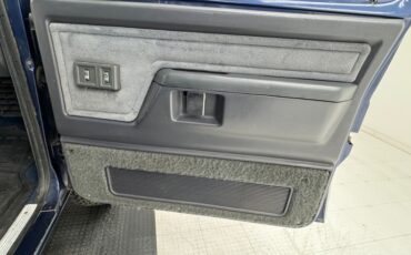 Dodge-W250-1992-Midnight-Blue-Metall-Dark-Gray-36