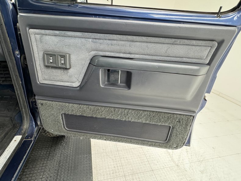 Dodge-W250-1992-Midnight-Blue-Metall-Dark-Gray-36