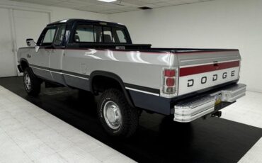 Dodge-W250-1992-Midnight-Blue-Metall-Dark-Gray-4