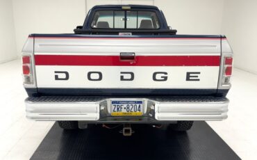 Dodge-W250-1992-Midnight-Blue-Metall-Dark-Gray-40