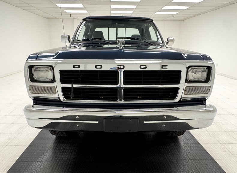 Dodge-W250-1992-Midnight-Blue-Metall-Dark-Gray-41