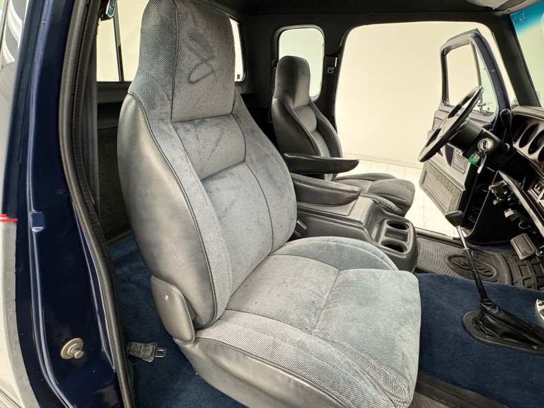 Dodge-W250-1992-Midnight-Blue-Metall-Dark-Gray-49