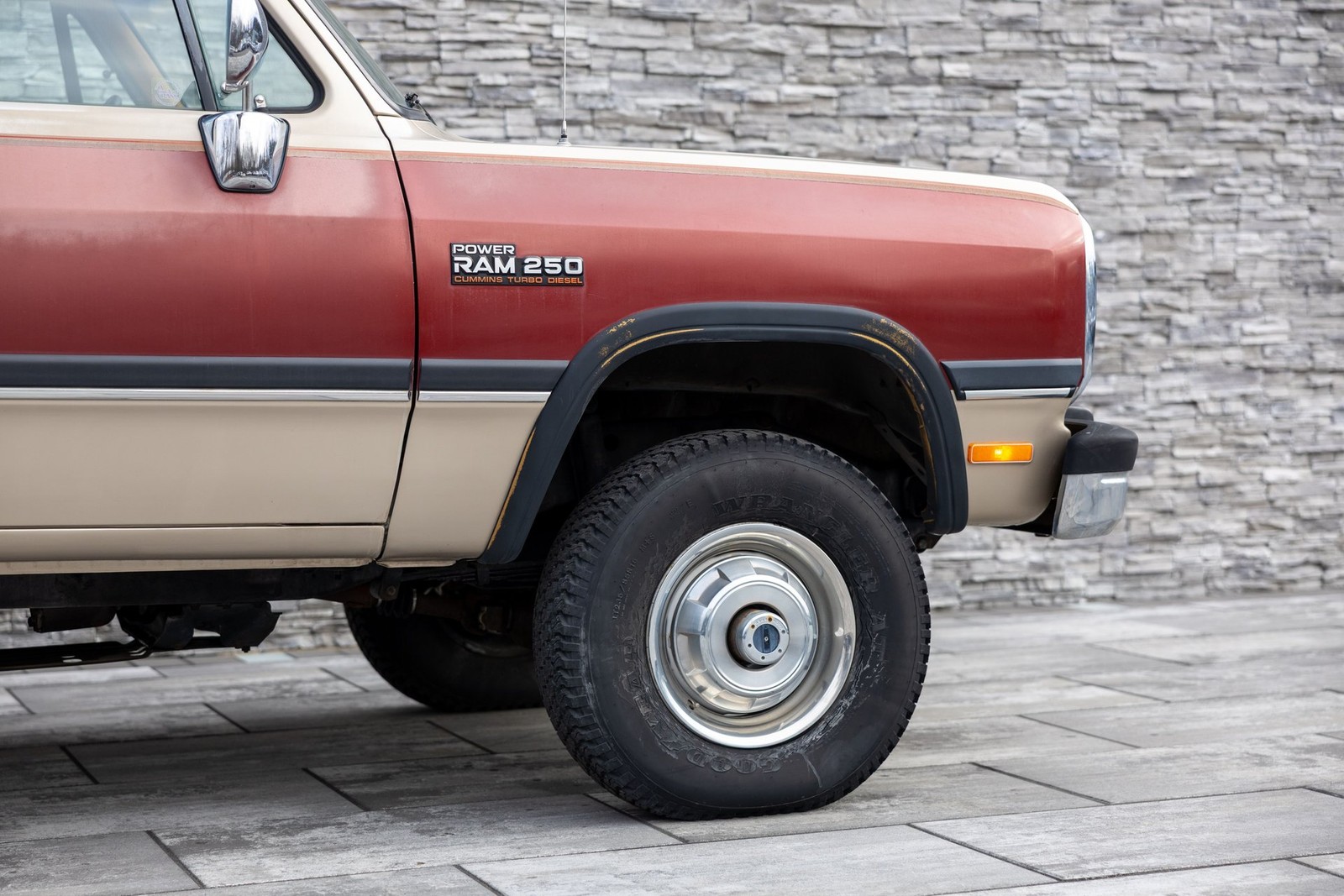 Dodge-W250-1993-Pickup-Truck-10