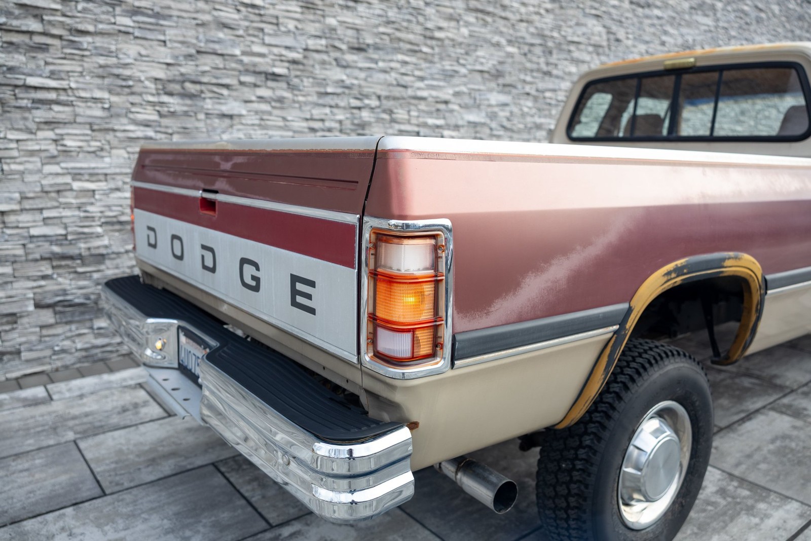 Dodge-W250-1993-Pickup-Truck-32