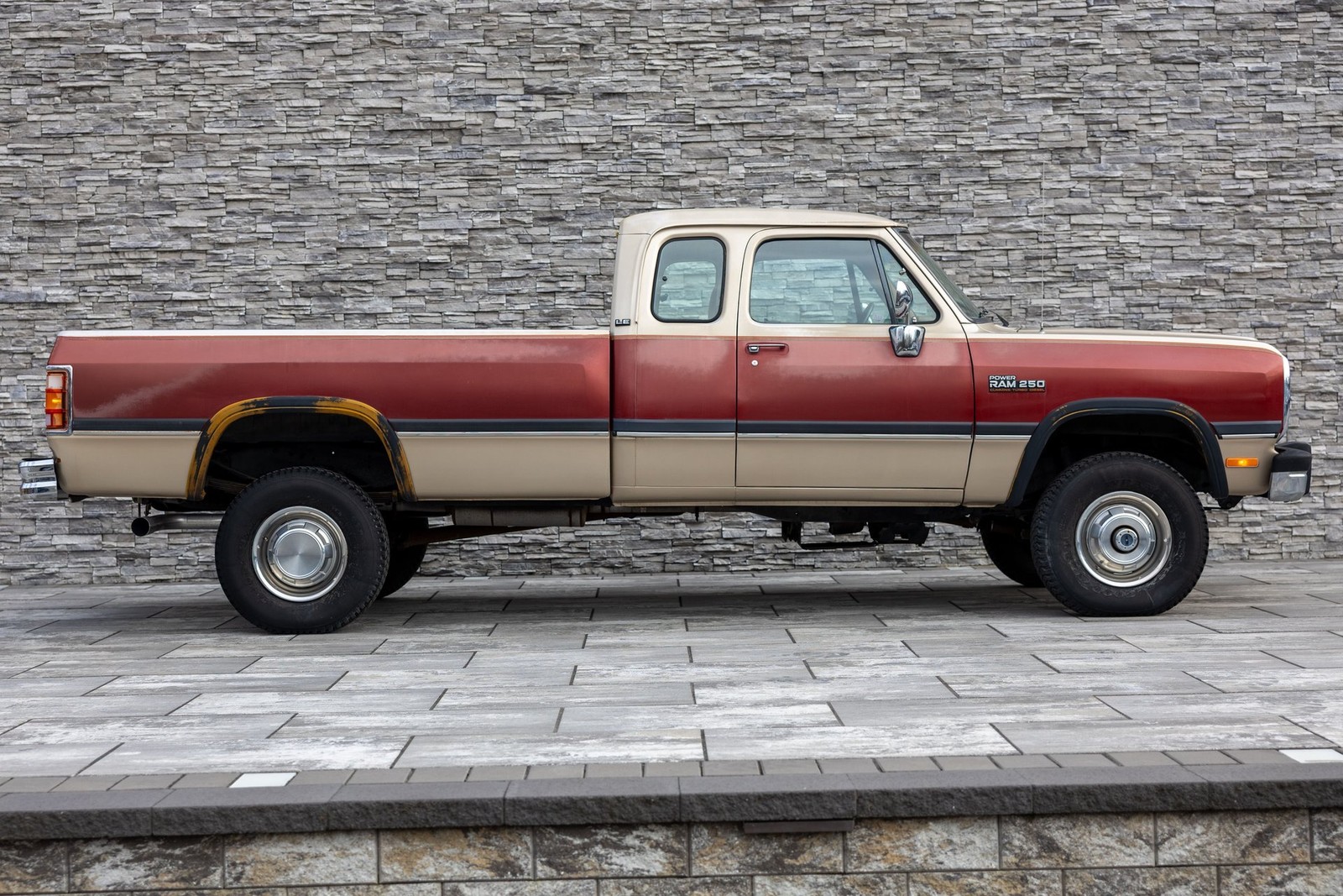 Dodge-W250-1993-Pickup-Truck-9