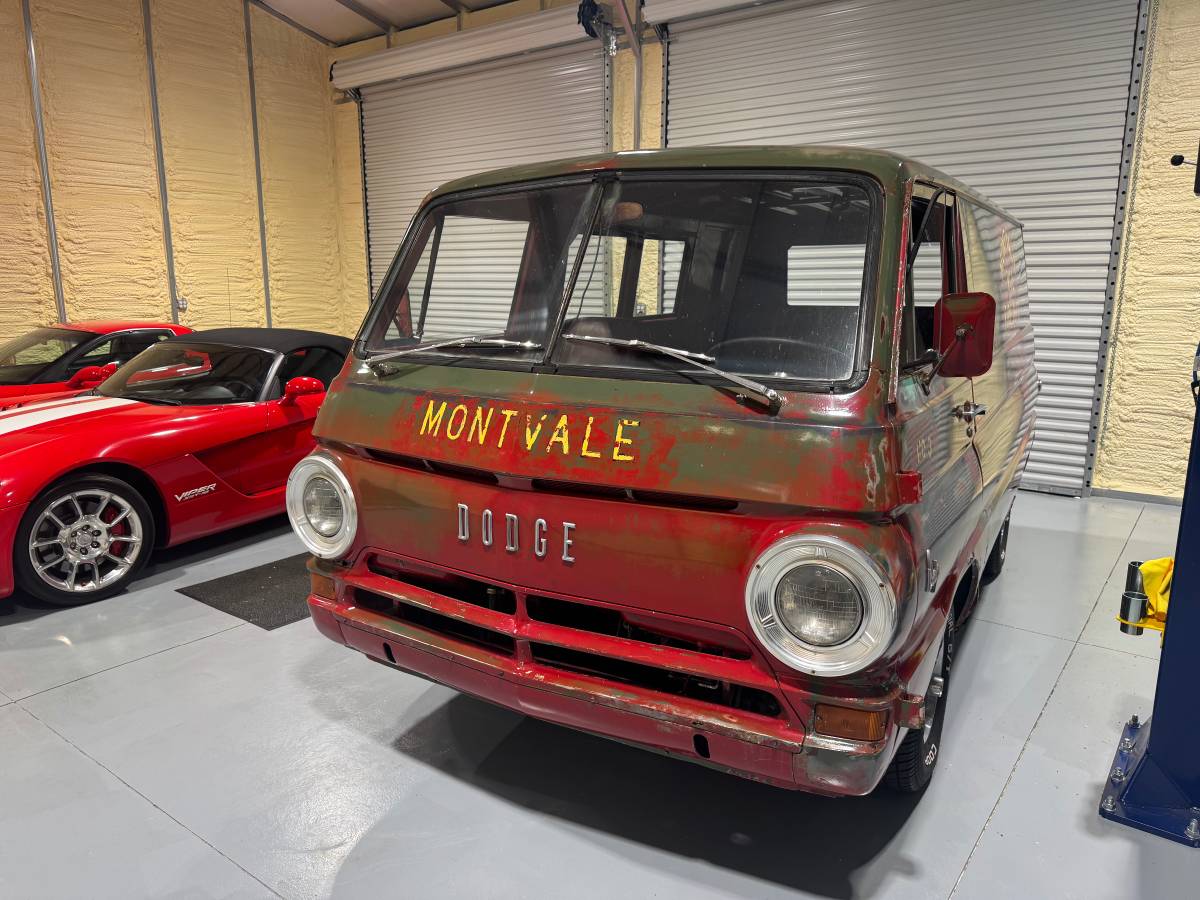 Dodge-a100-1966-orange-1