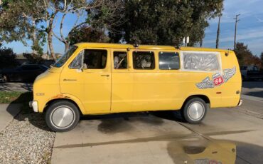 Dodge-b100-1973-yellow-2