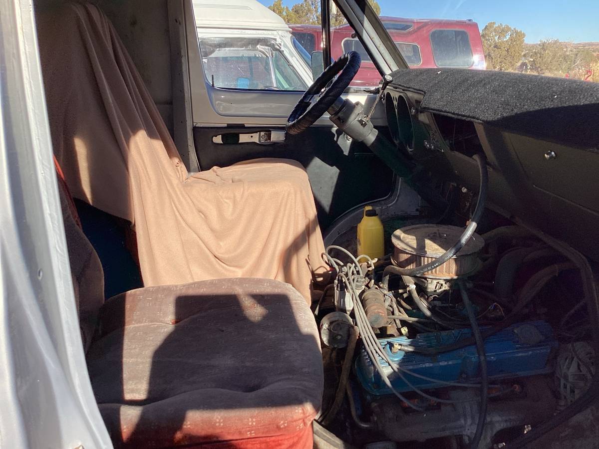 Dodge-b100-1976-silver-3