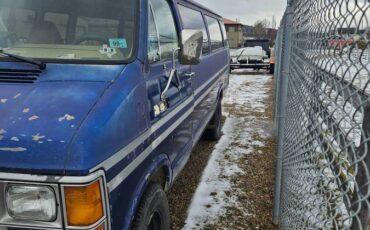 Dodge-b250-1986-blue-1
