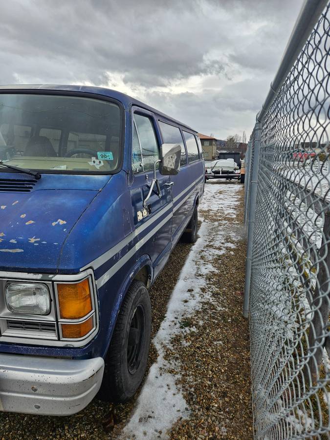 Dodge-b250-1986-blue-1