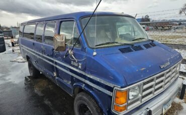 Dodge-b250-1986-blue-9