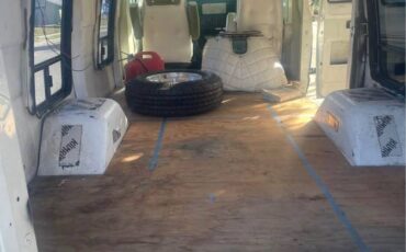 Dodge-b300-1977-white-1