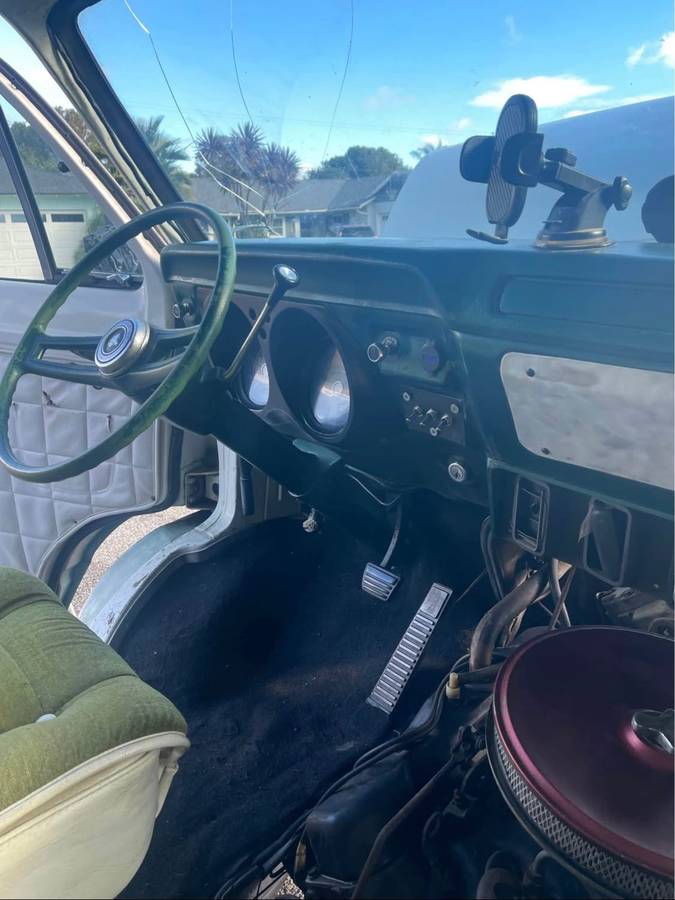 Dodge-b300-1977-white-13